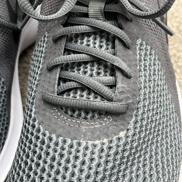 Nike Revolution 4 Gray Green Men’s size 15 - Picture 4 of 13